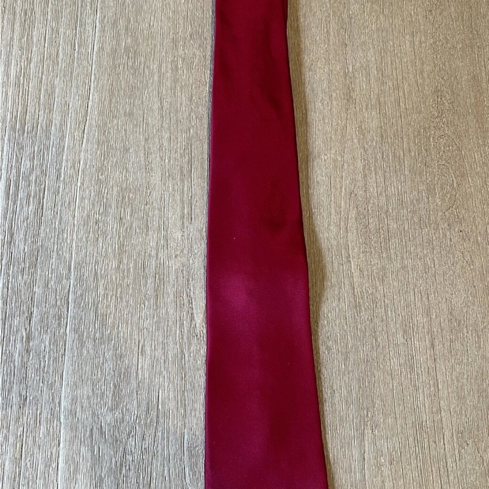 Saville Row Mens Suit Tie Red 100% Silk 3.5in Wide X 56in Long Soft Material